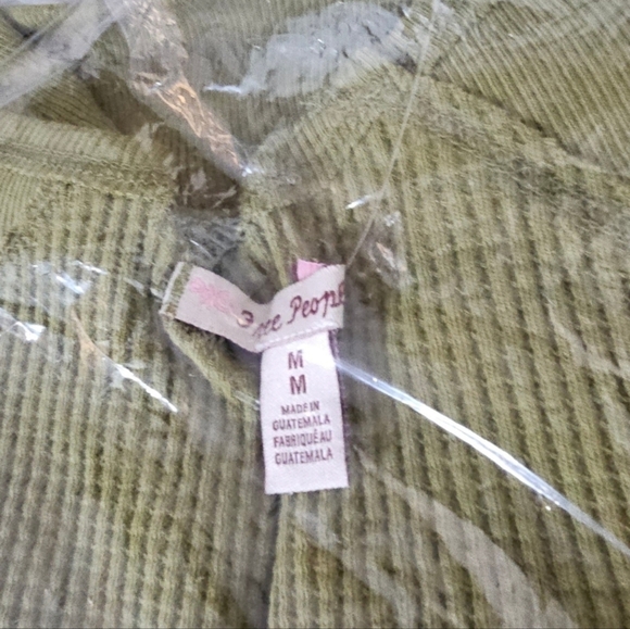 Free People Santa Clara Thermal Oversize Top in Ferngully Size Medium NWT - Picture 6 of 9